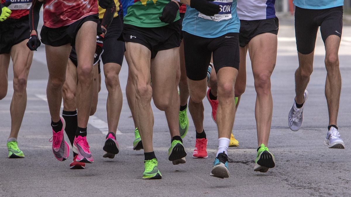 V Íránu zadrželi pořadatele maratonu, kterého se účastnily nezahalené ženy